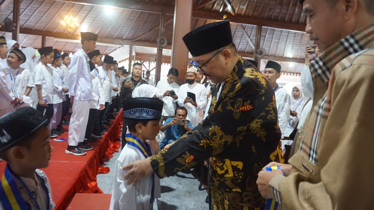 Bupati Banyumas Mewisuda 324 Siswa SD/MI Muhammadiyah Hafal Jus Ke 30