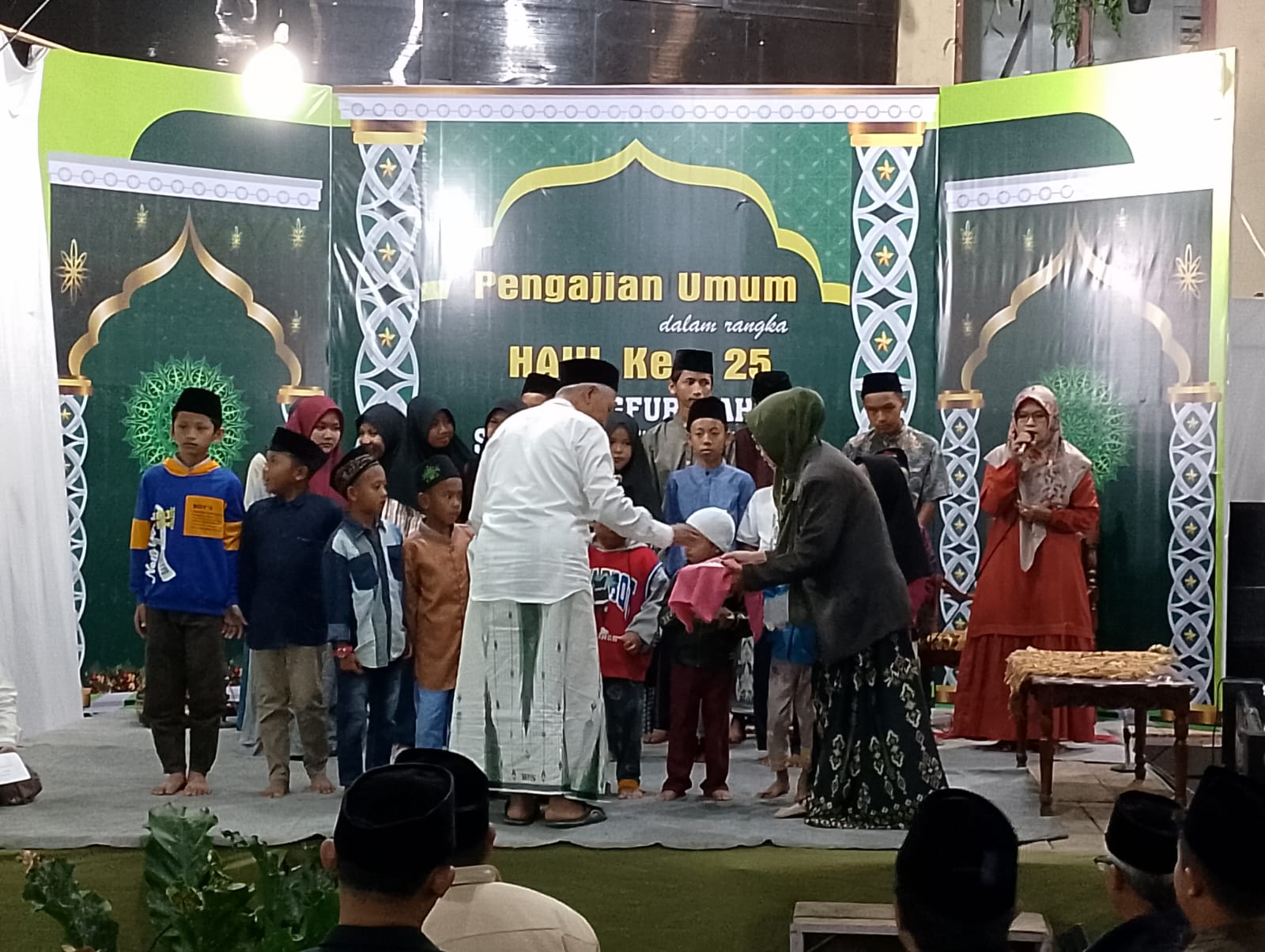 Memperingati 1 Muharram 1445 H Desa Jaraksari kabupaten Wonosobo Selenggarakan Santunan Anak Yatim Piatu dan Duafa.