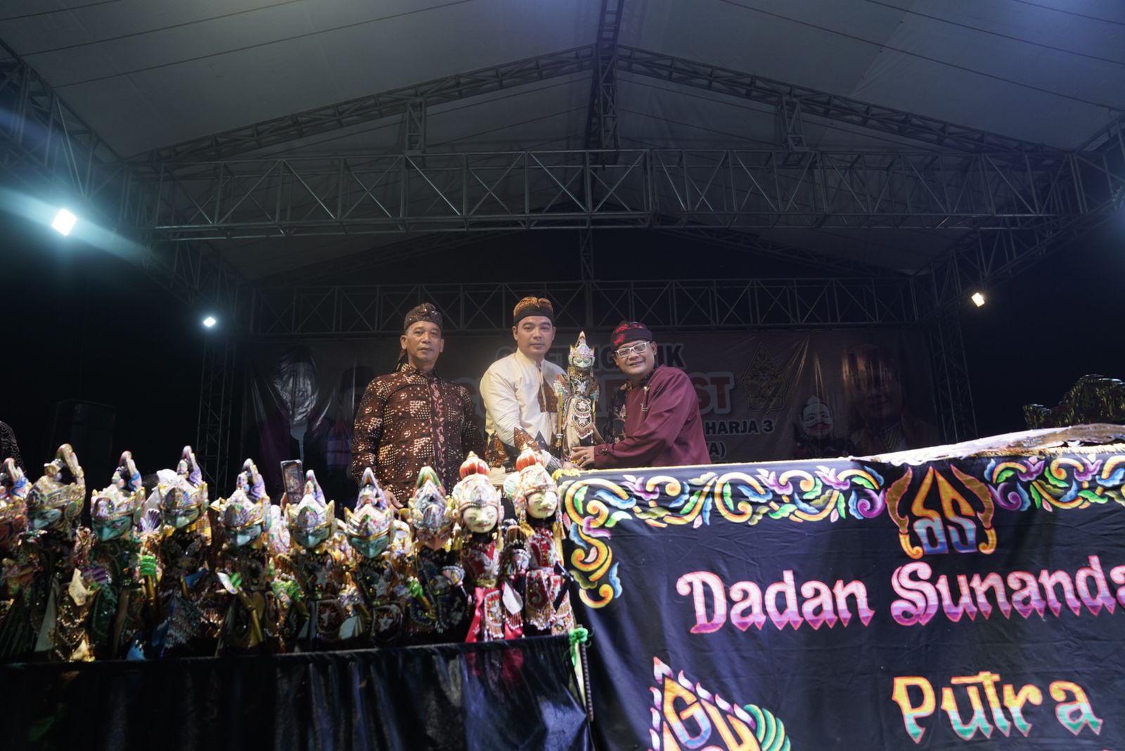 Lembaga Pemberdayaan Masyarakat (LPM) Ciketing Culture Fest Menggelar Acara Wayang Golek Dimalam Kedua