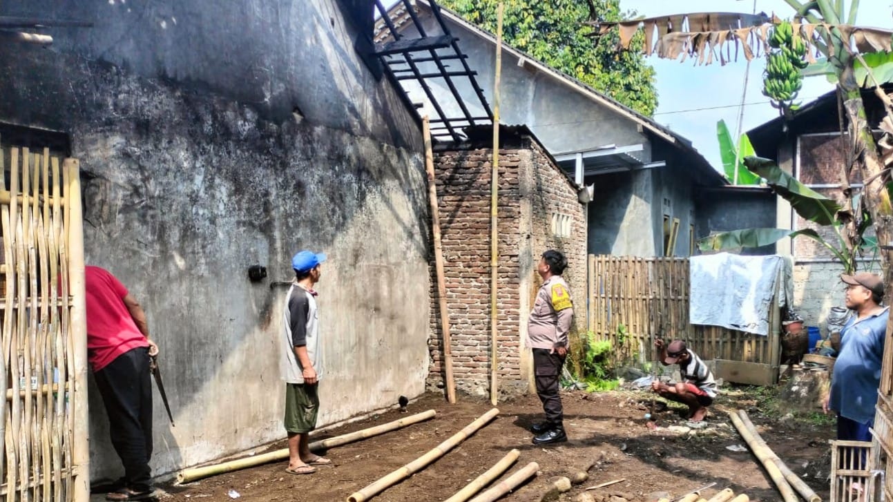 Rebus Air, Dapur Rumah di Desa Metenggeng Bojongsari Terbakar