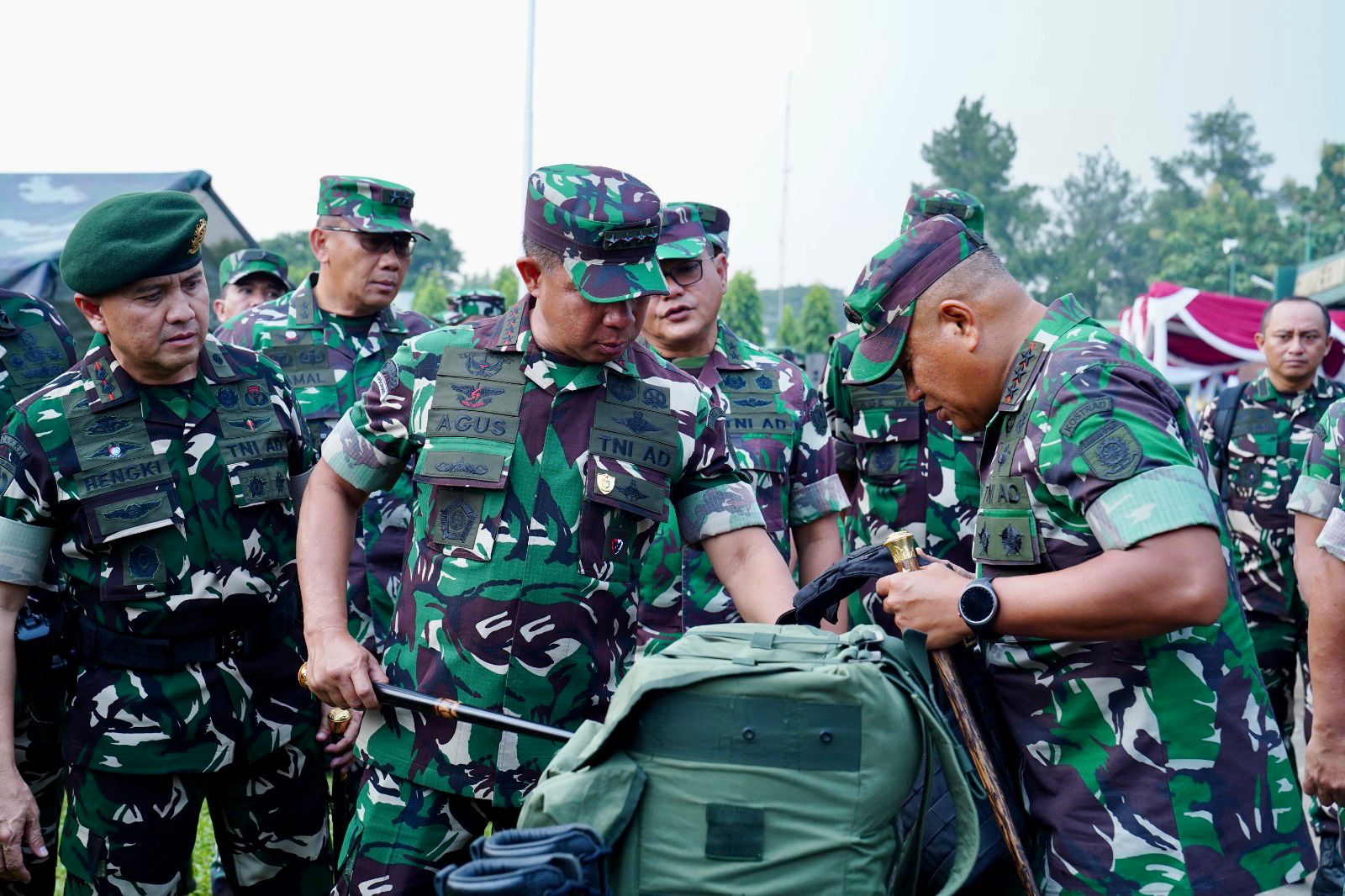 Panglima TNI Terima Pin Gajah Mada, Sebagai Simbol Warga Kehormatan Puspomad