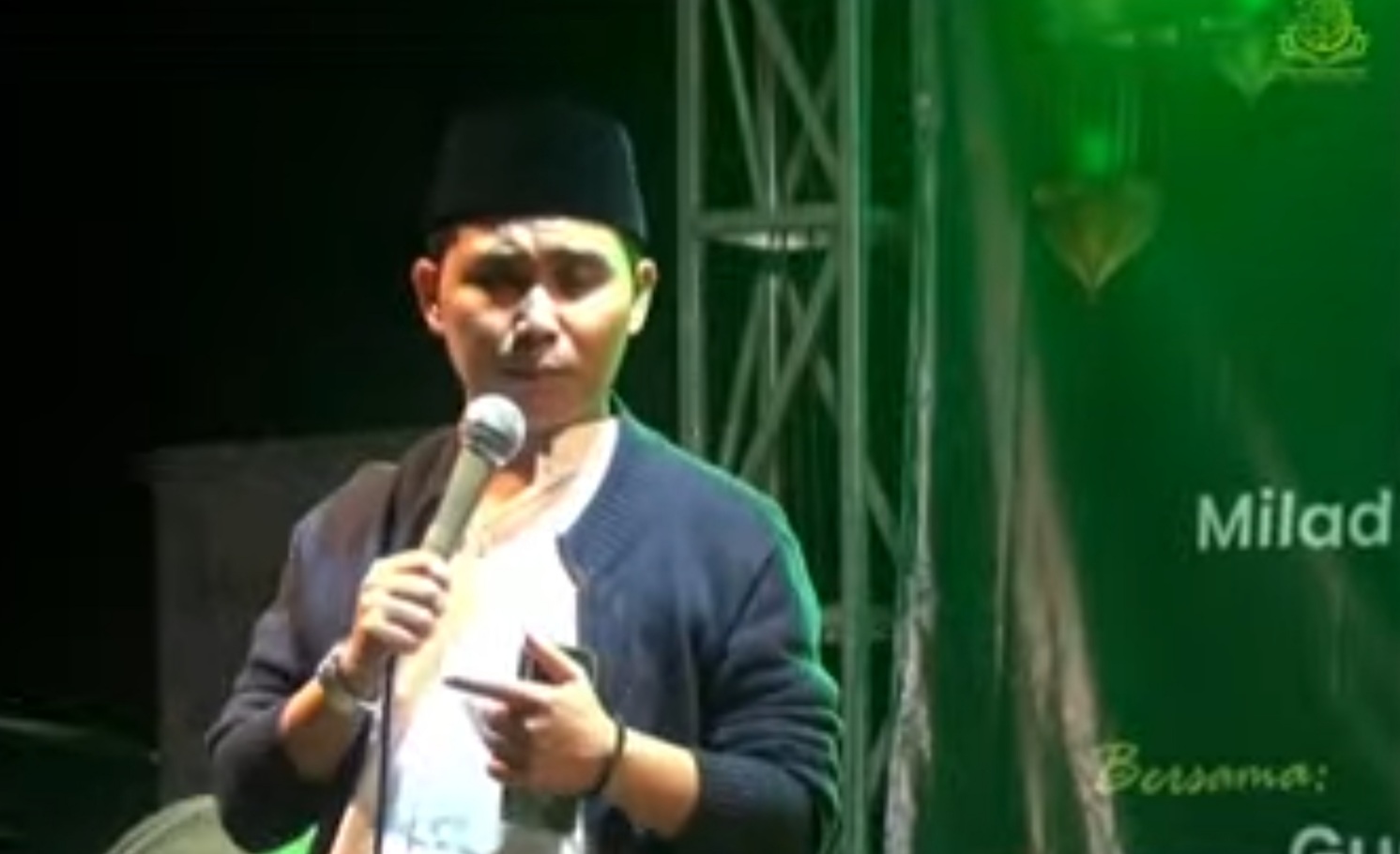 Gus Barra, Hadiri “Kuripansari Bersholawat” Yang Dimotori Oleh IPNU, IPPNU dan Karang Taruna Kuripansari