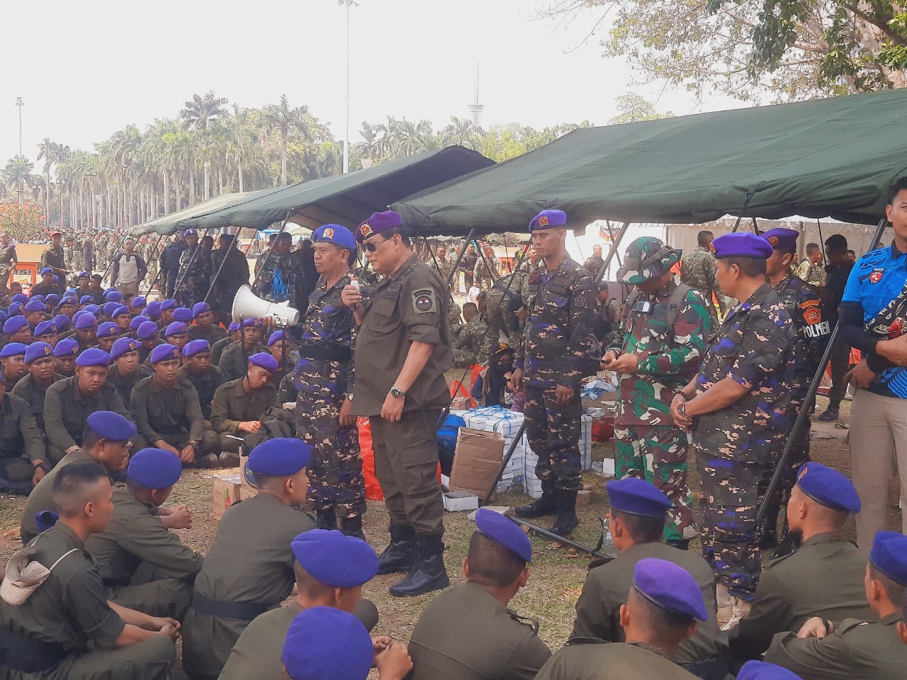 Komenwa Indonesia Mengikuti Upacara HUT TNI Ke 79 di Silang Monas.